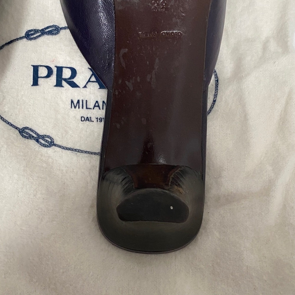 Vintage Prada Women's Dark Brown and Magenta Leather Mules ๐ - Picture 4 of 5